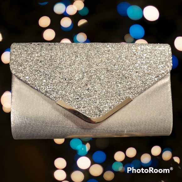 Metallic Evening Clutch Purse with Crossbody Chain Silver Sparkle NWT - Picture 1 of 7